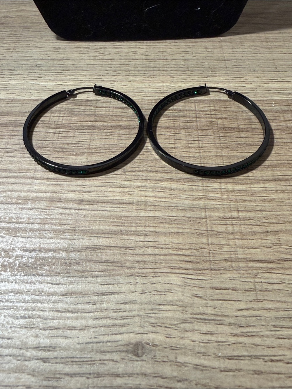 NWOT Source Unknown Black Hoop Earrings with Green Accents
